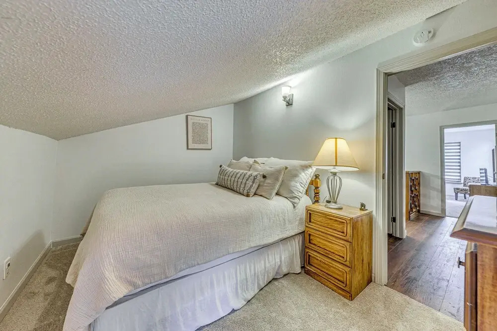 Spacious Ruidoso Retreat w/ Hot Tub & 2 Kitchens!