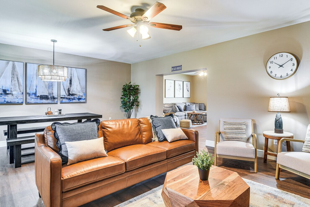 4 Mi to Indian Rocks Beach: Home w/ Backyard Oasis