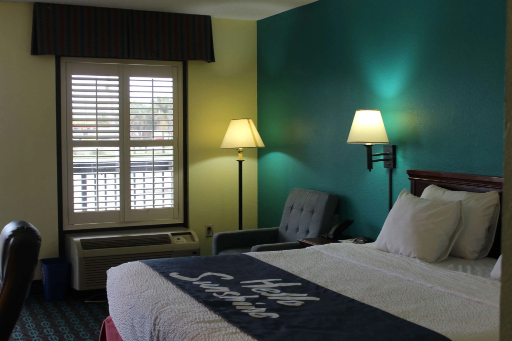 Days Inn by Wyndham Marianna