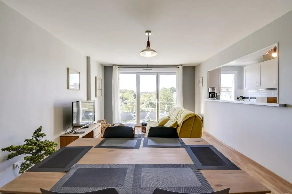 Chic apart with parking and balcony