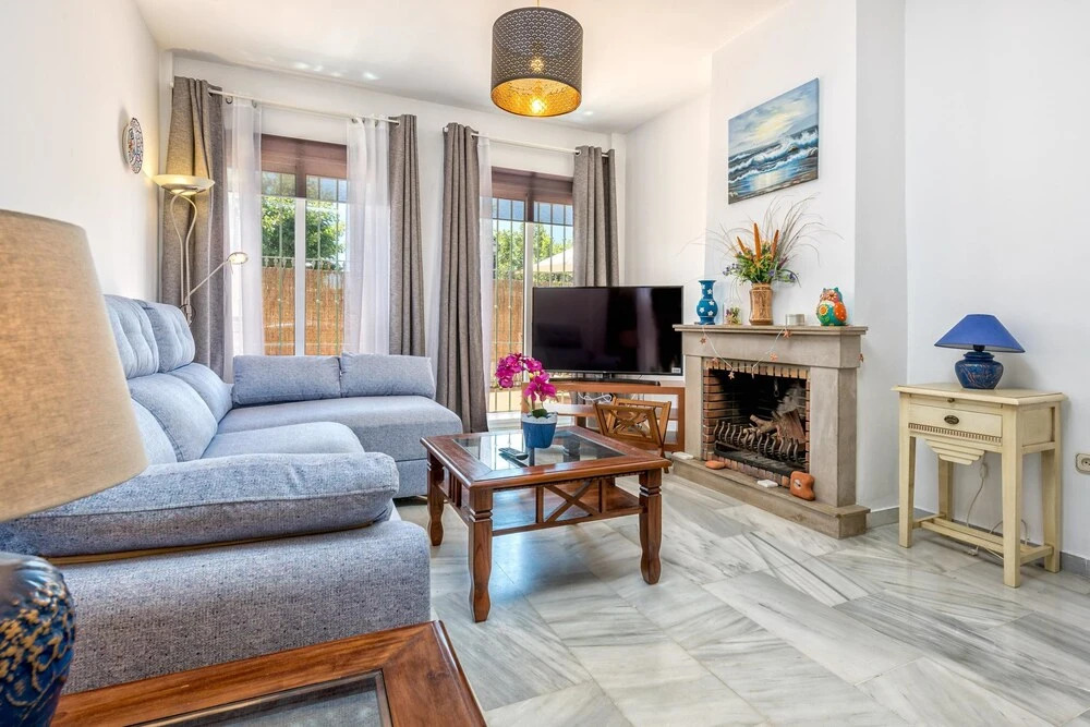 Beatriz - Amazing House in 1 min Walk to the Beach, Sea Views, Wifi