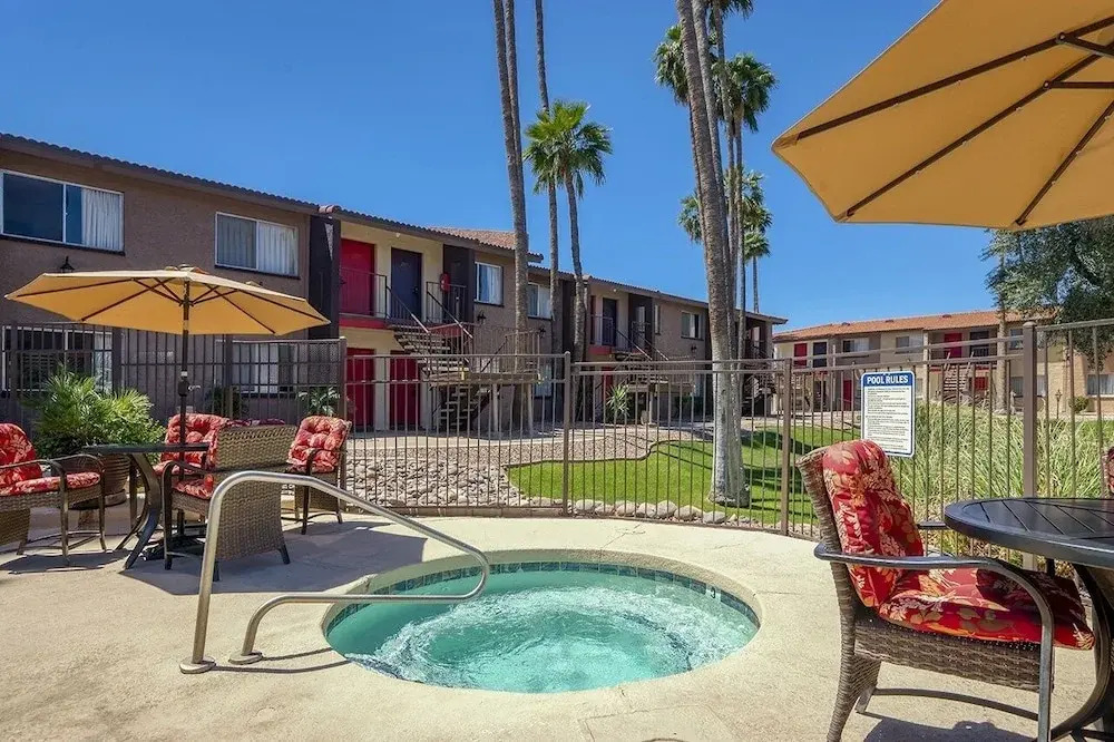 246- Fully Furnished 1BR Suite-Pet Friendly! by RedAwning