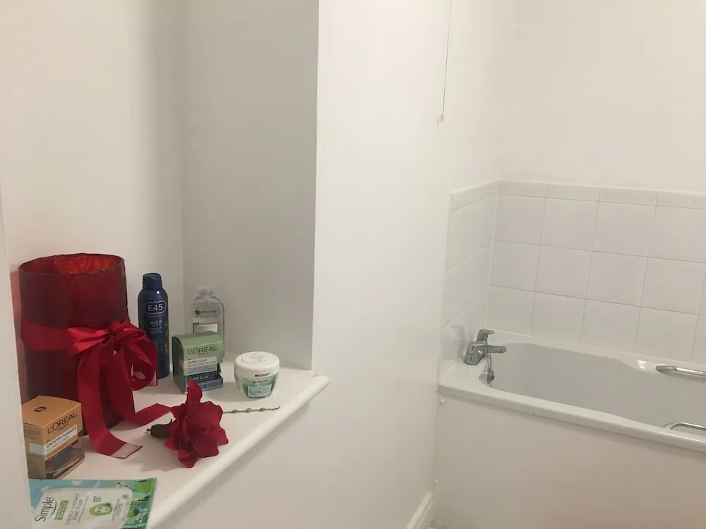 2 Bed Flat, Dedicated Workspace, Parking, 4KTV