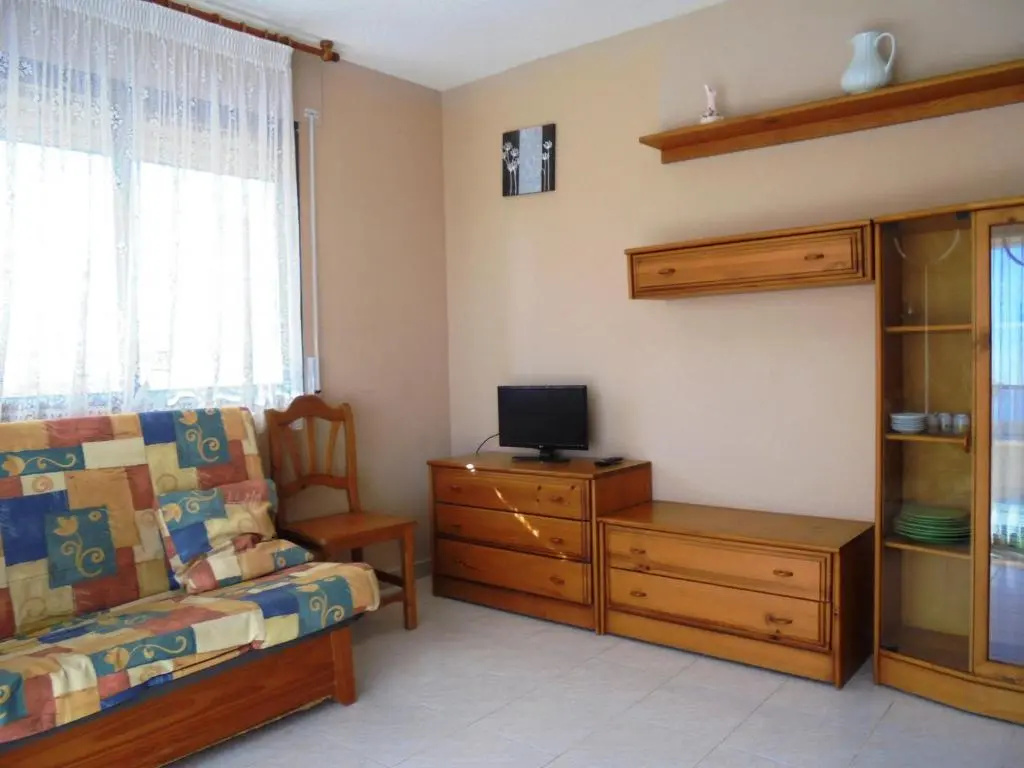 Apartamentos Alboran 4/6 Lek
