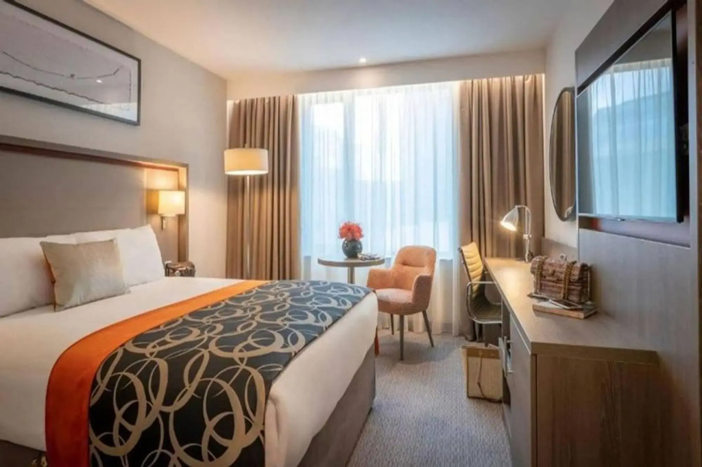 Clayton Hotel, Leeds