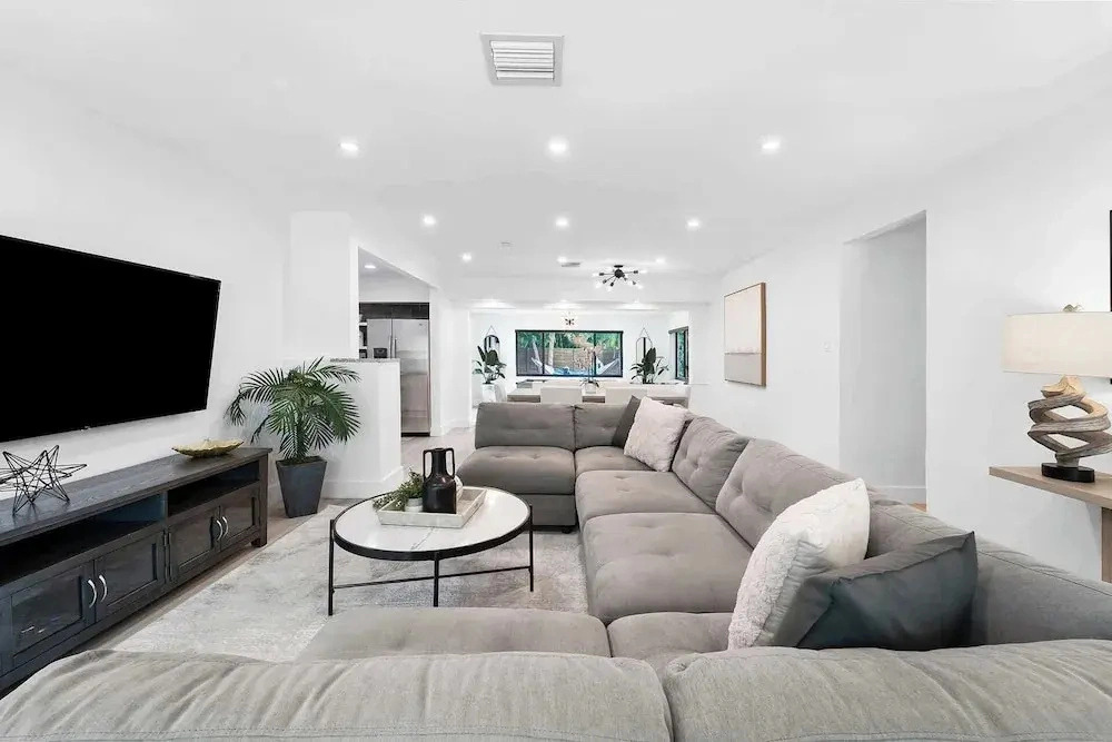 Sunset Lane by Rove Travel Home With Pool & Hot Tub