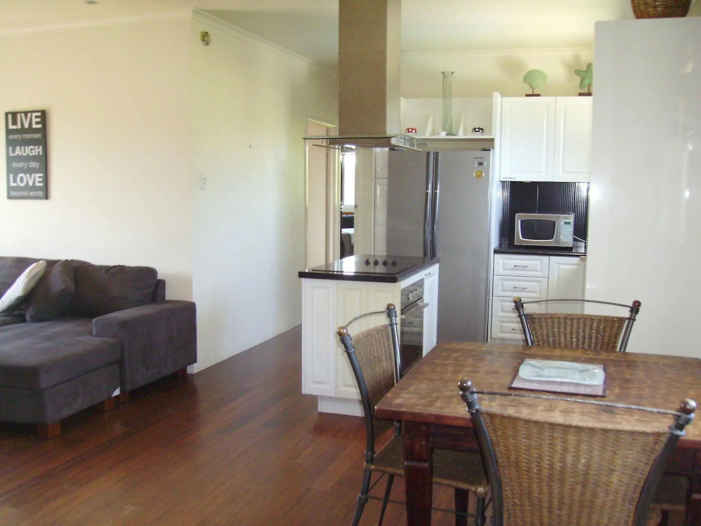 La Solana Holiday Units - MACKAY - Blacks Beach