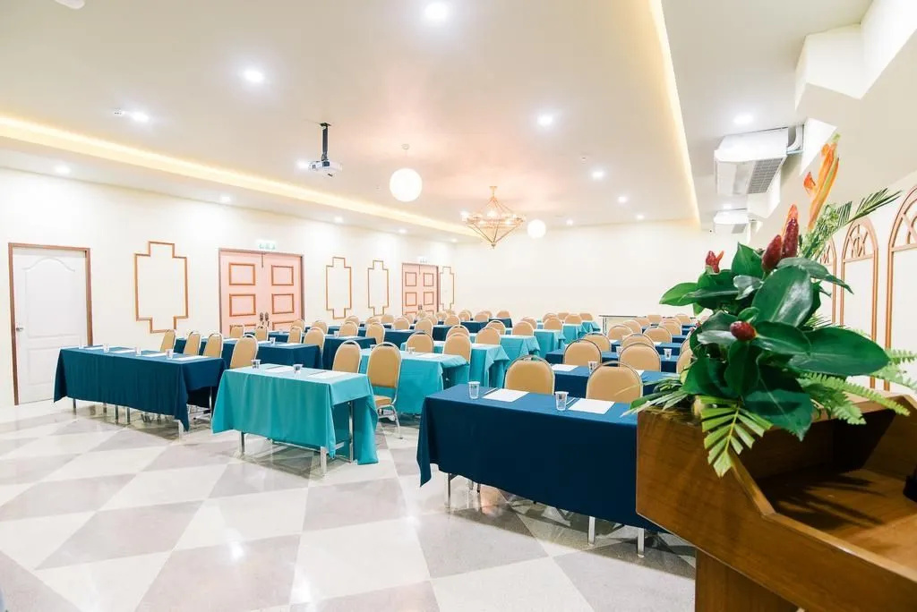 ROYAL PINEAPPLE HOTEL l a welcome to wealth and good fortune