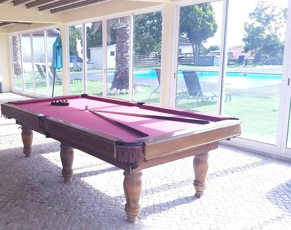 Spacious Villa in Palmela with Private Pool and Garden