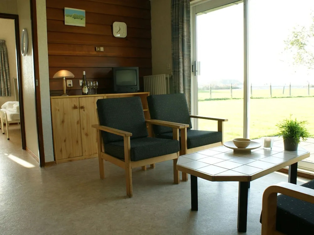 Detached Bungalow with Terrace near Small Beach