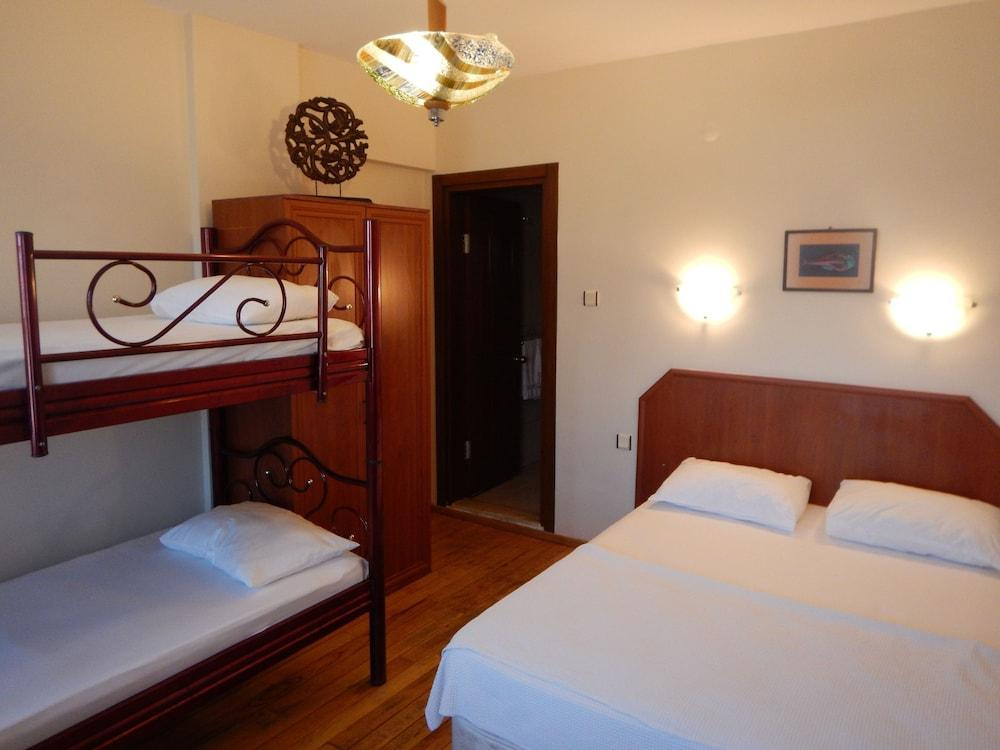 Uzum Hotel