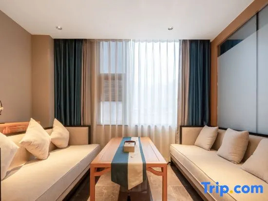 Jinlan'ou Hotel (Pingchang Chunguangyuan Commercial Pedestrian Street Branch)