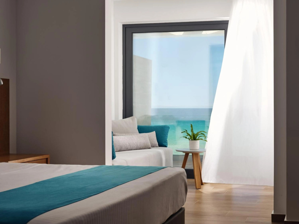 Cavo Orient Beach Hotel & Suites