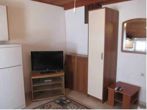 Apartment and Rooms Zora