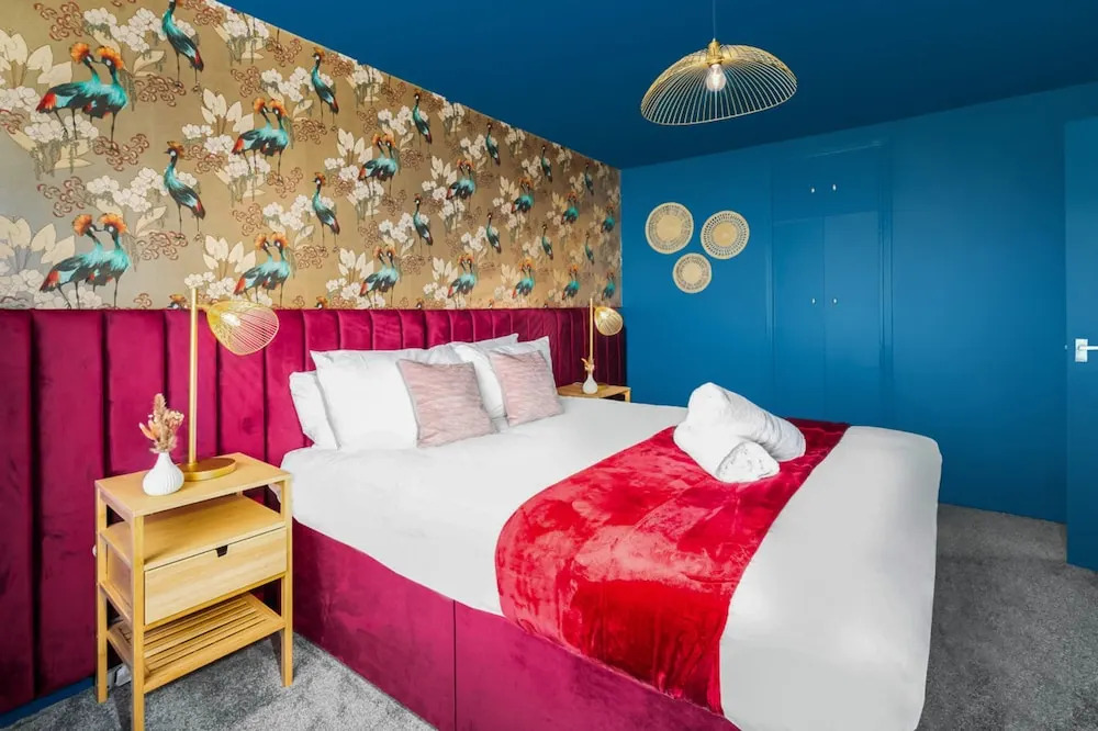 Bright Modern Home Near Birmingham(No Front Desk Please Contact The Property 5 Days In Advance)