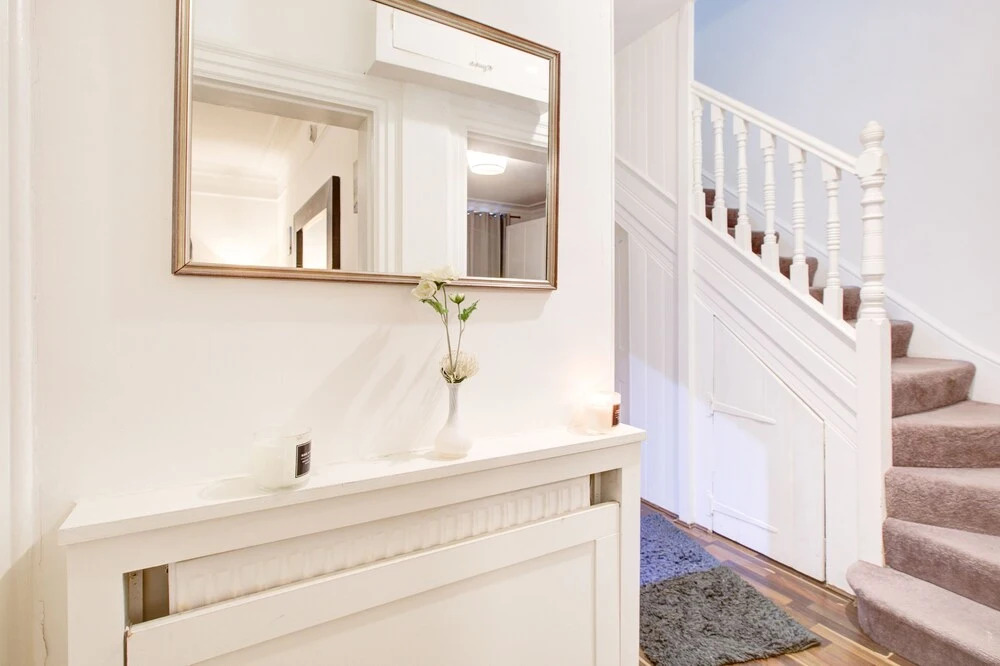 4-bedrooms 2-baths Independent Private Family Flat