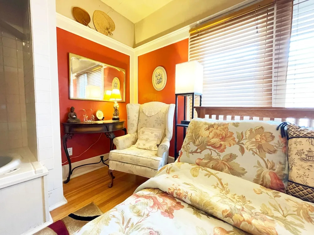 White Rose Inns & Motel