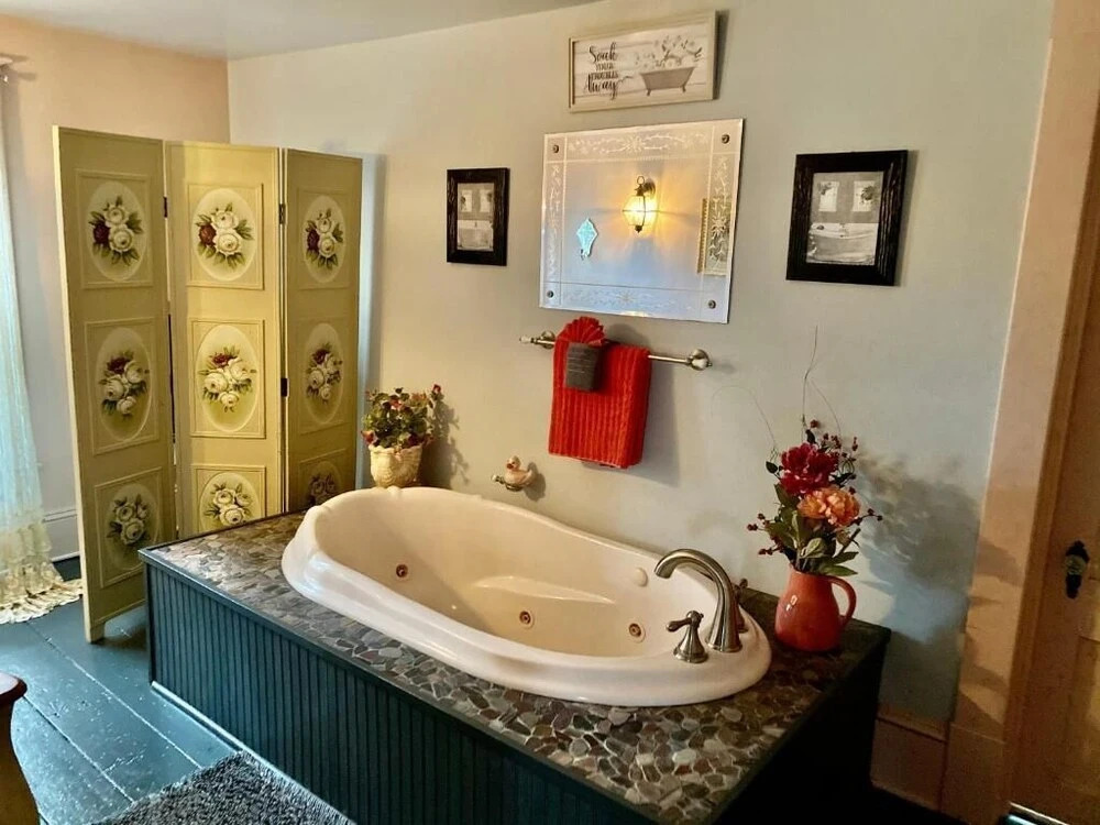 The Bella Ella Bed and Breakfast
