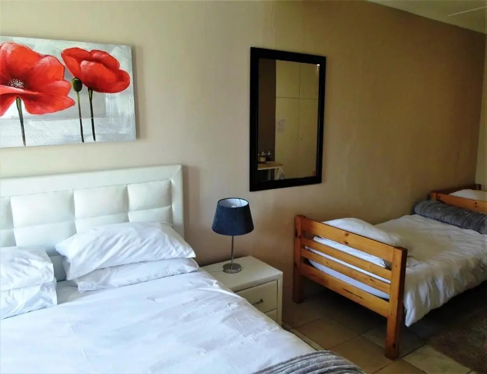 Cenikma Guest Suites - Couples Room