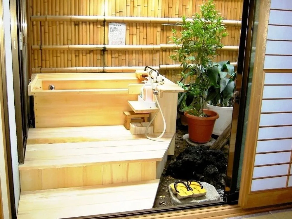 Chuo Hotel 中央ホテル