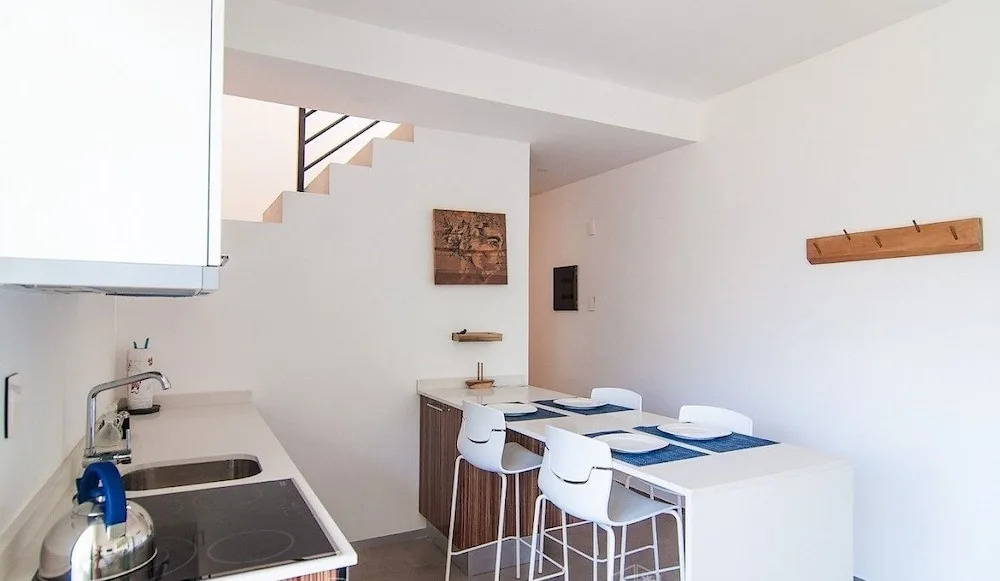 Menesse City Condo 1417
