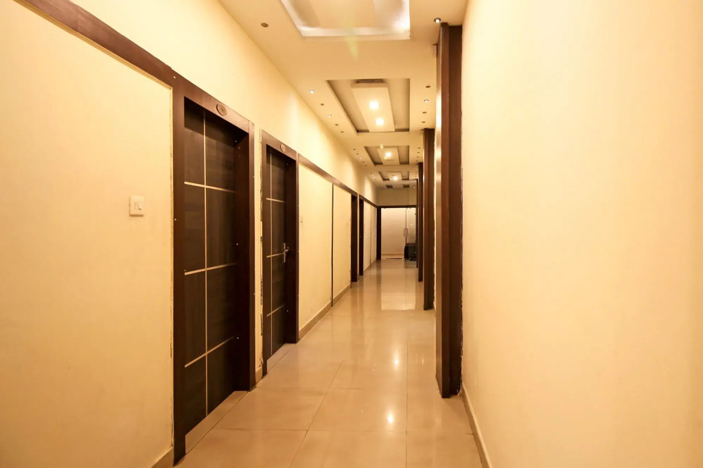 OYO 8429 Hotel Raj