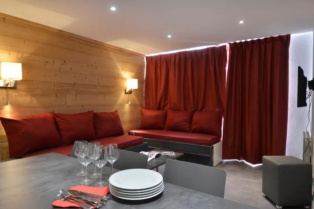 Residence Saintjacques Four-roomed Apartment for 8 People in the Resort Center S703