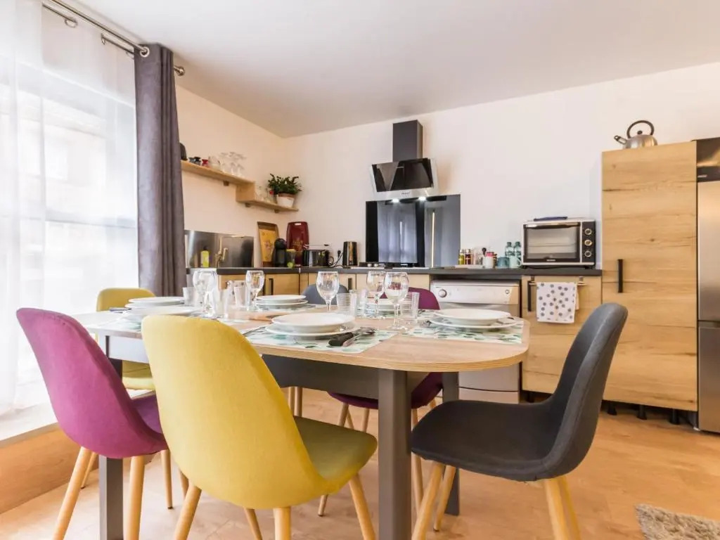 Maison de ville à St Nazaire, près du front de mer, climatisée, 3 chambres avec sdb privatives, WiFi - FR-1-306-1203