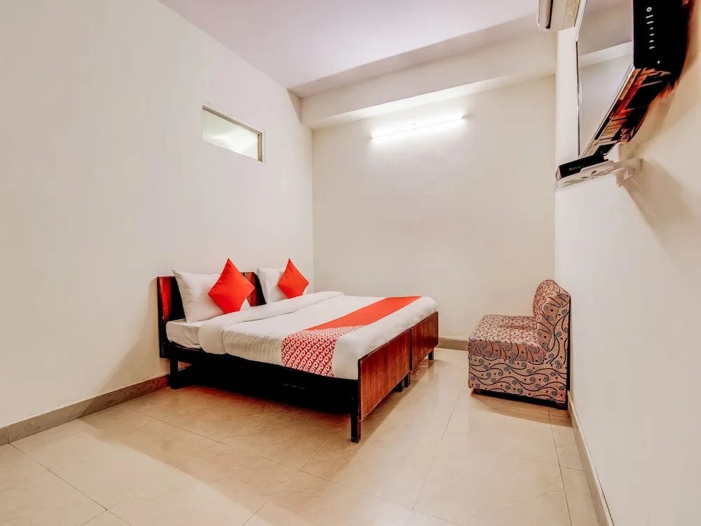 Hotel O Vishwakarma Palace