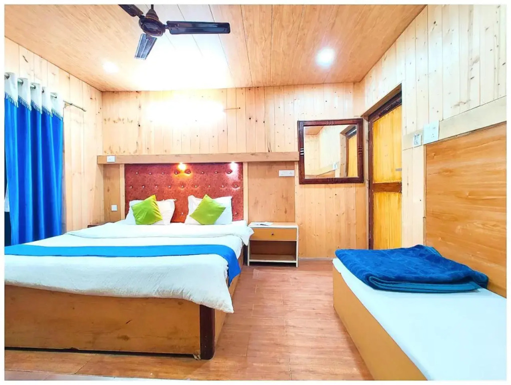 1 BR Boutique stay in Mall road, Nanital (761A), by GuestHouser