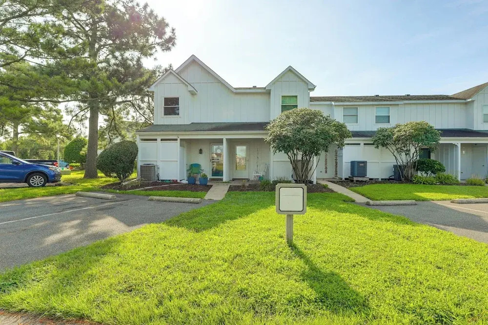 Beach Escape w/ Pool & Hot Tub Near Fenwick