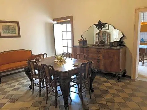 Zia Dina