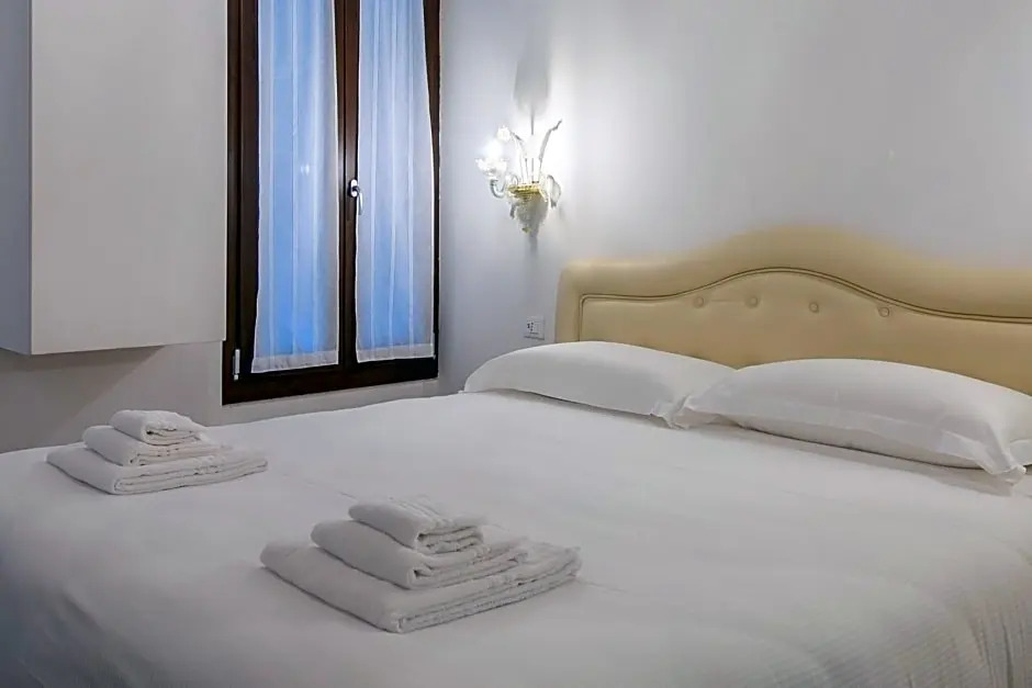 Rialto Suite 707