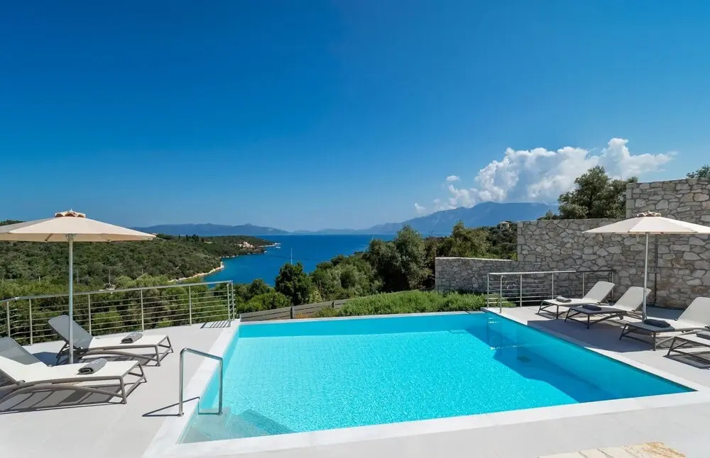 Villa Akoni