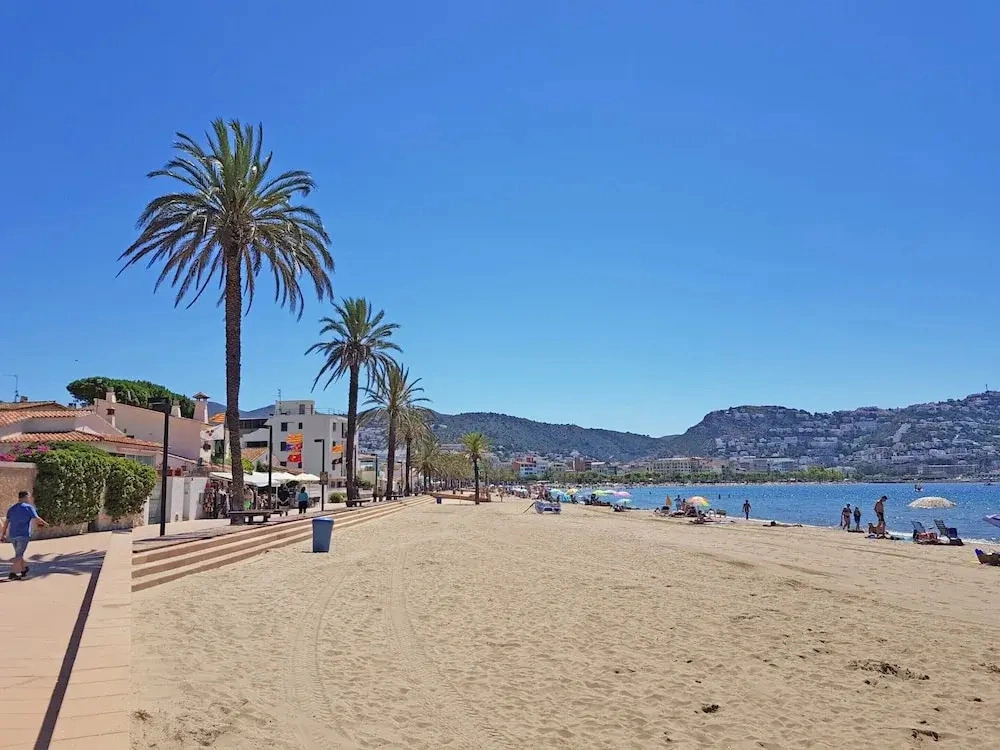 Apartment in Roses Near the Beach