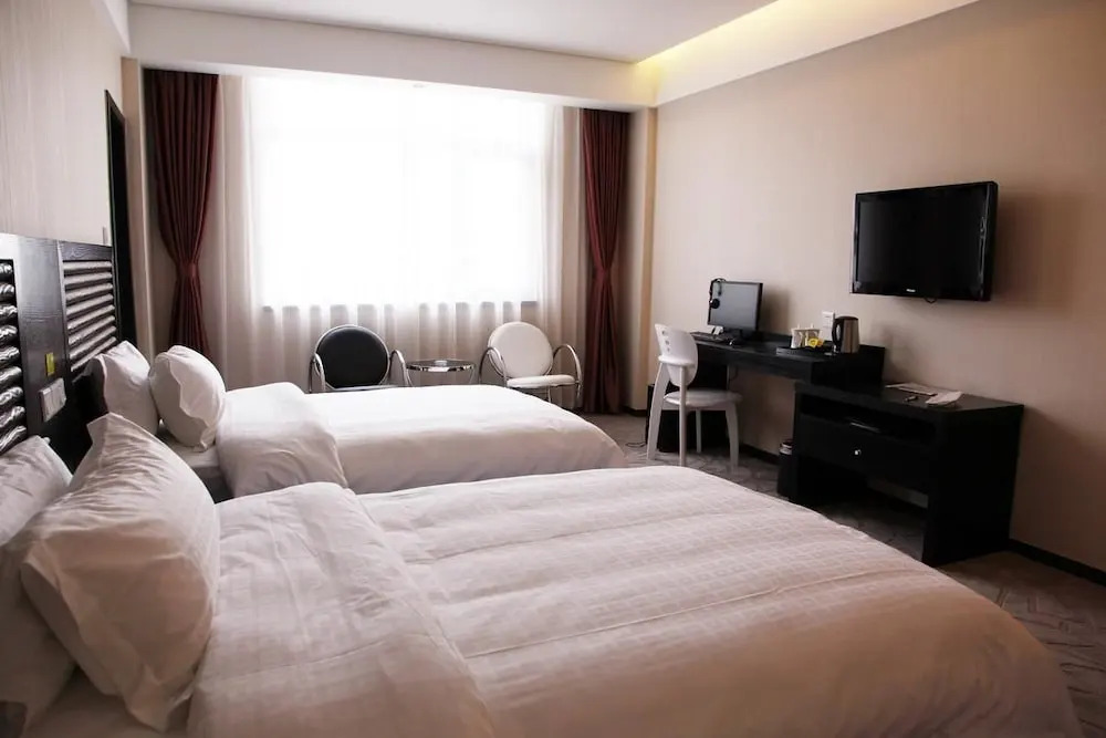 Century Star Holiday Hotel (Nanyang Beijing Avenue Branch)