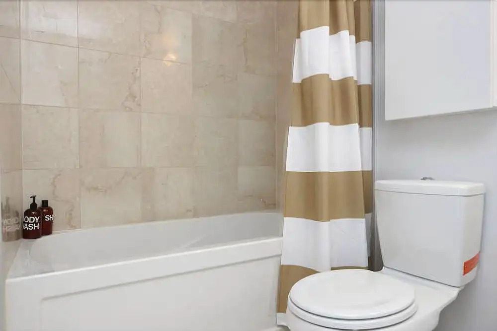 EG Suites - York St Condos 1 near CN Tower offered by Short Term Stays