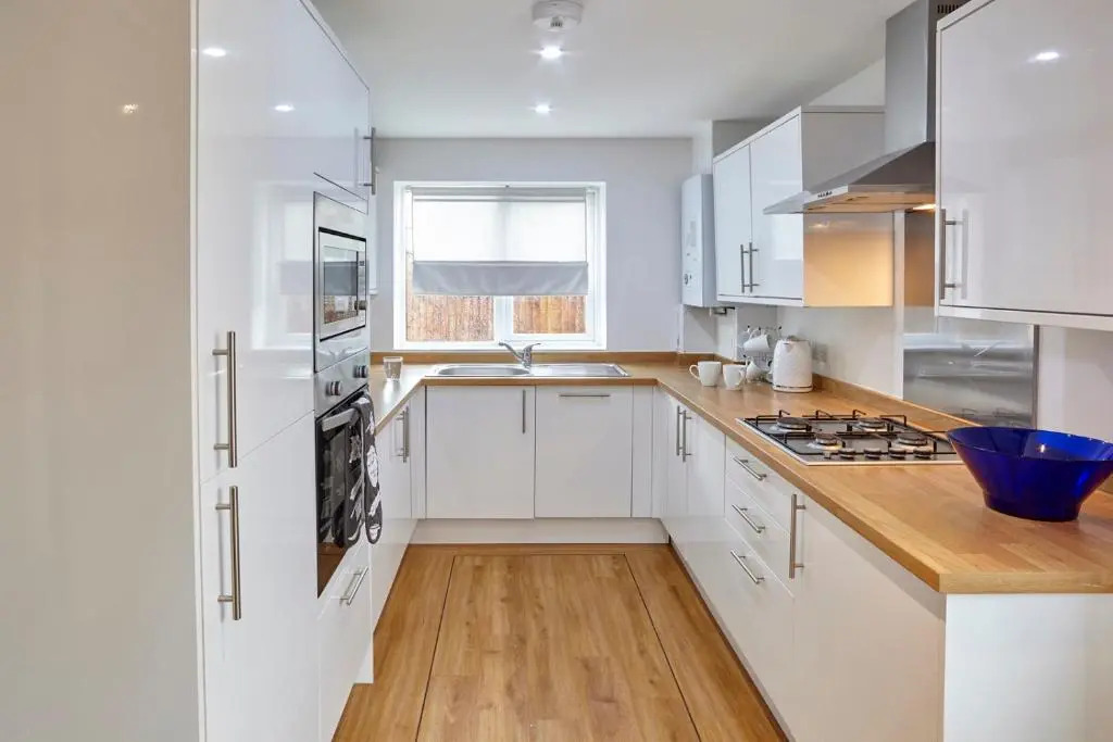 Savoy Court - Your Apartment