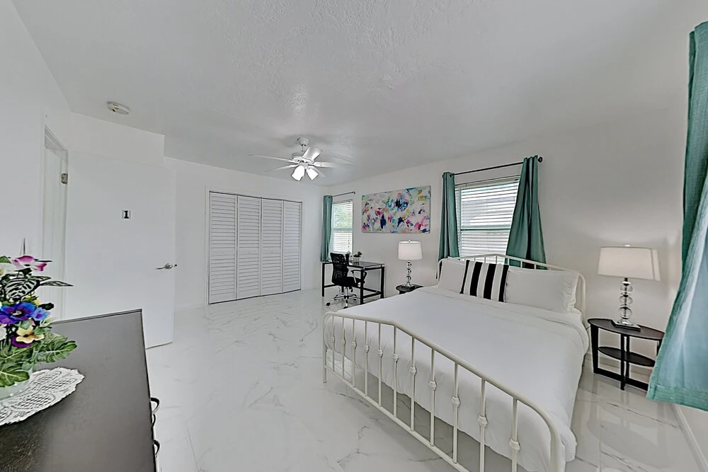 Stylish Getaway W/ New Interior & Private Hot Tub 4 Bedroom Home