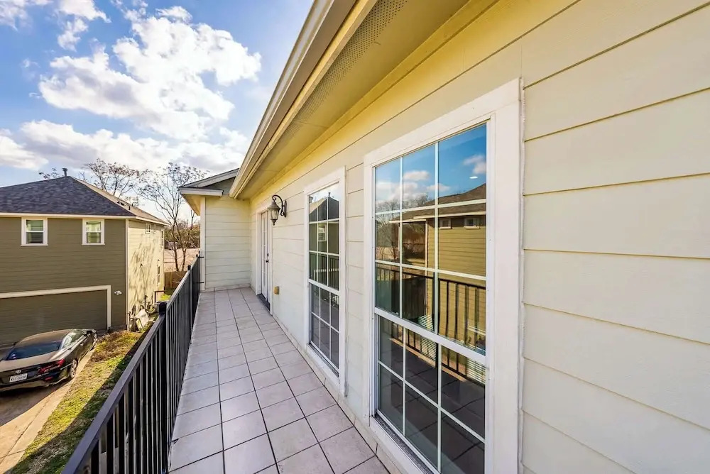 Upstay Spacious Home Duplex for Group of 17