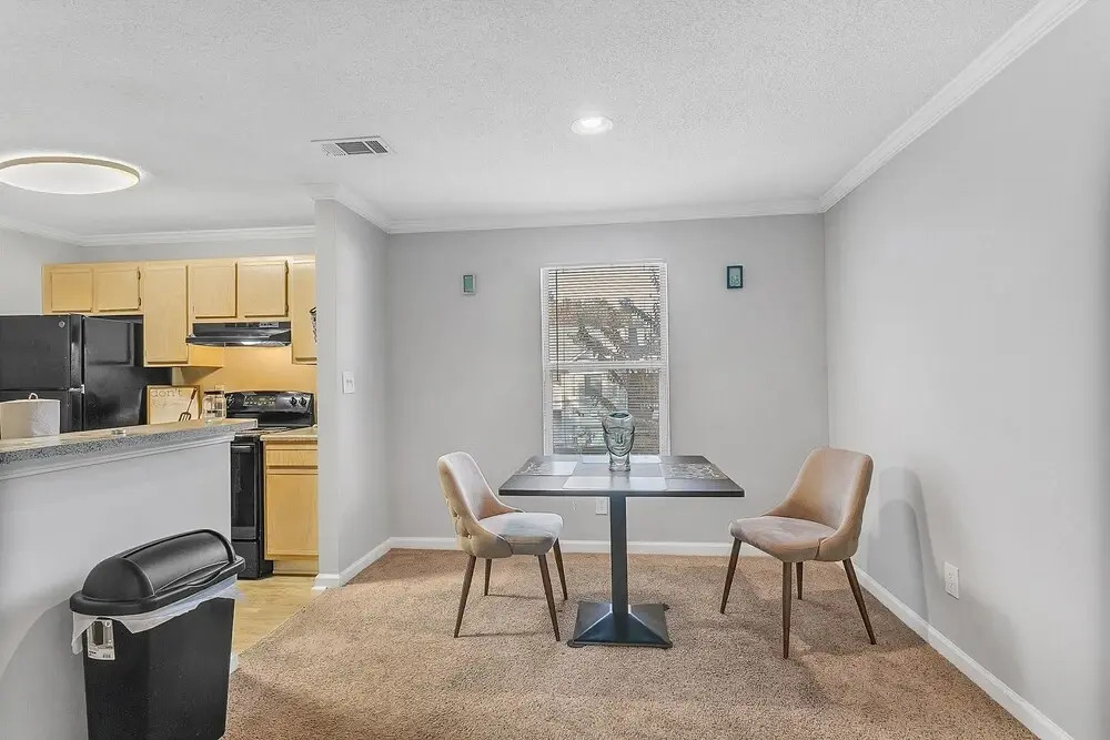 Oasis Getaway!!! Only Miles From Atl & Attractions 2 Bedroom Apts by Redawning
