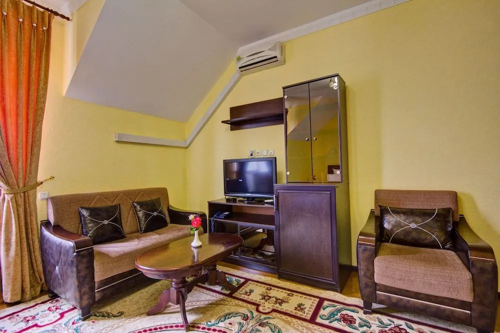 Отель King House