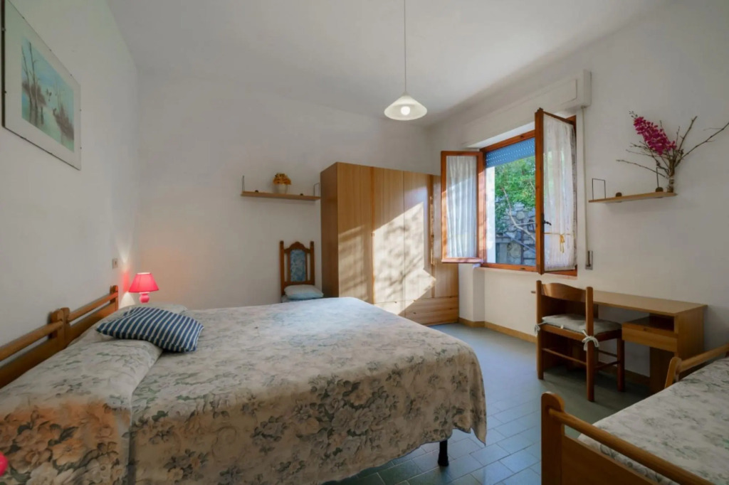 Pomonte La Posta large outdoor spaces and parking a few steps from the beach-POMONTE LA POSTA