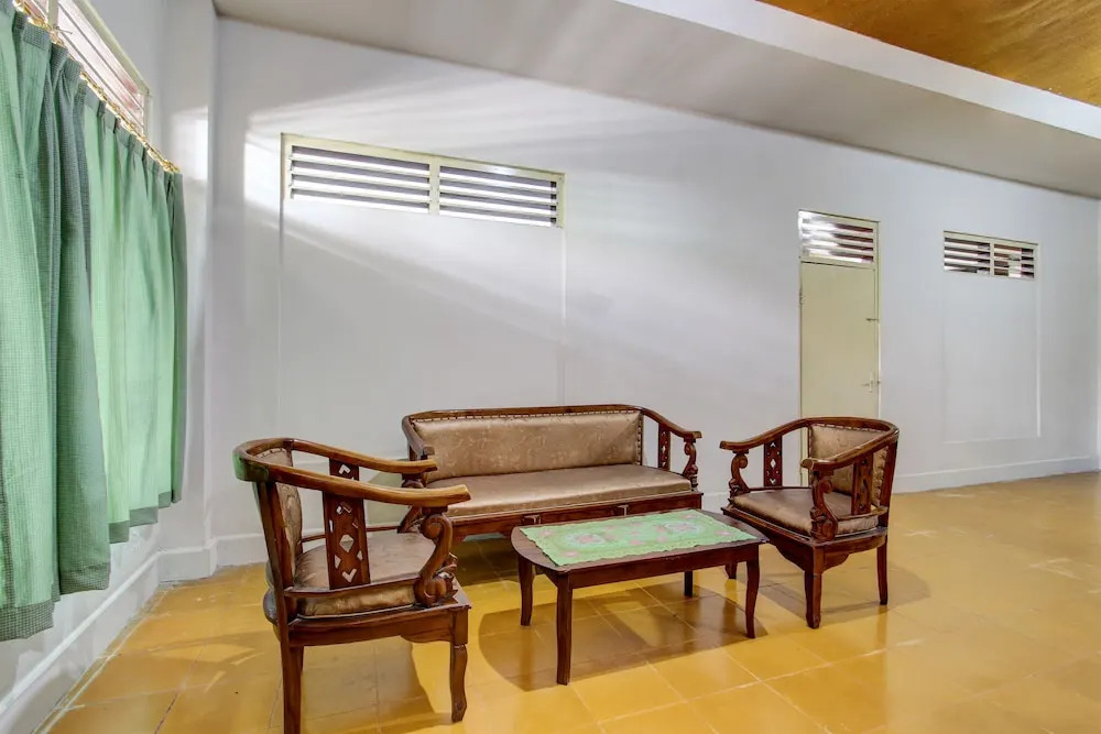 SPOT ON 93717 Nayus Homestay Syariah 4