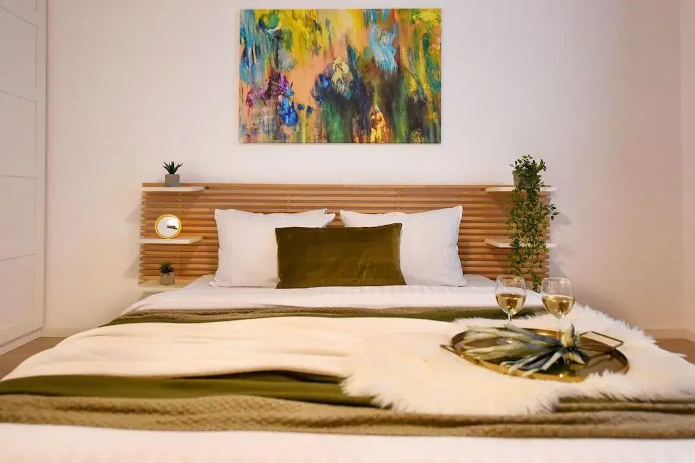 The Comfy Spot. 1 BR with Parking Included