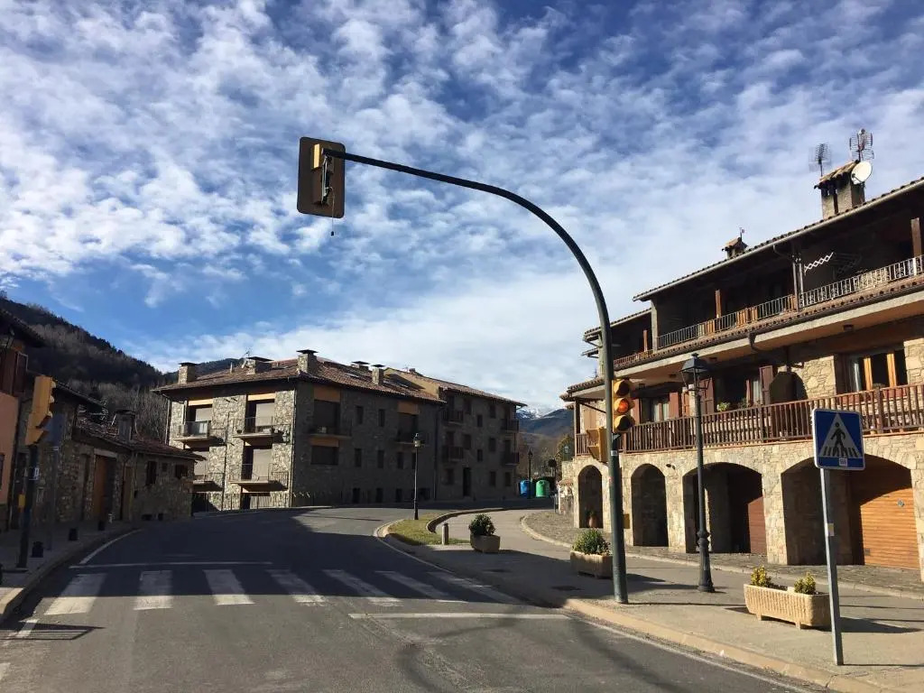 LLANARS, en Vall de CAMPRODON Vistas Montaña de frente, ASCENSOR, Orientación Sur, Chimenea, WIFI, MOLLÓ PARK, VALLTER, HÍPICA, GOLF