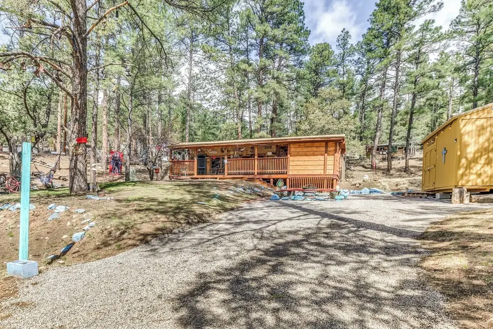 Ruidoso Cabin w/ Hot Tub - 2 Mi to Grindstone Lake