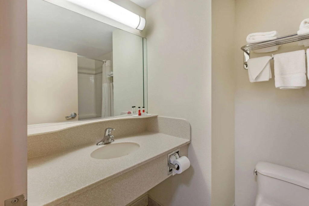 Econo Lodge Woodbridge