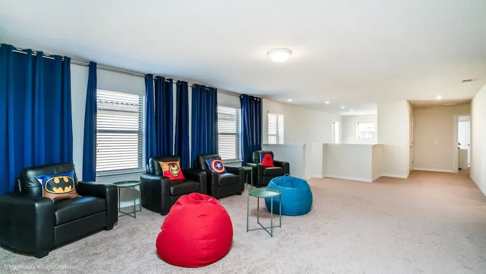 Cool and Modern 6 Bed 4 Ba Villa Game Room Pool 5445