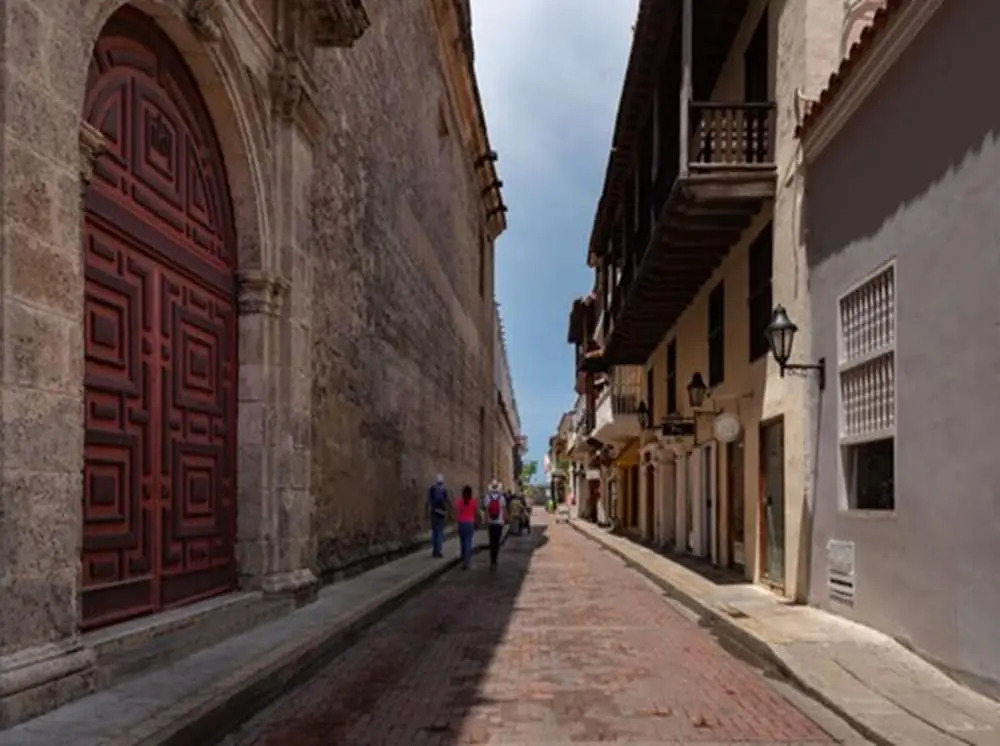 Elegant 1 Bedroom Near San Pedro Church